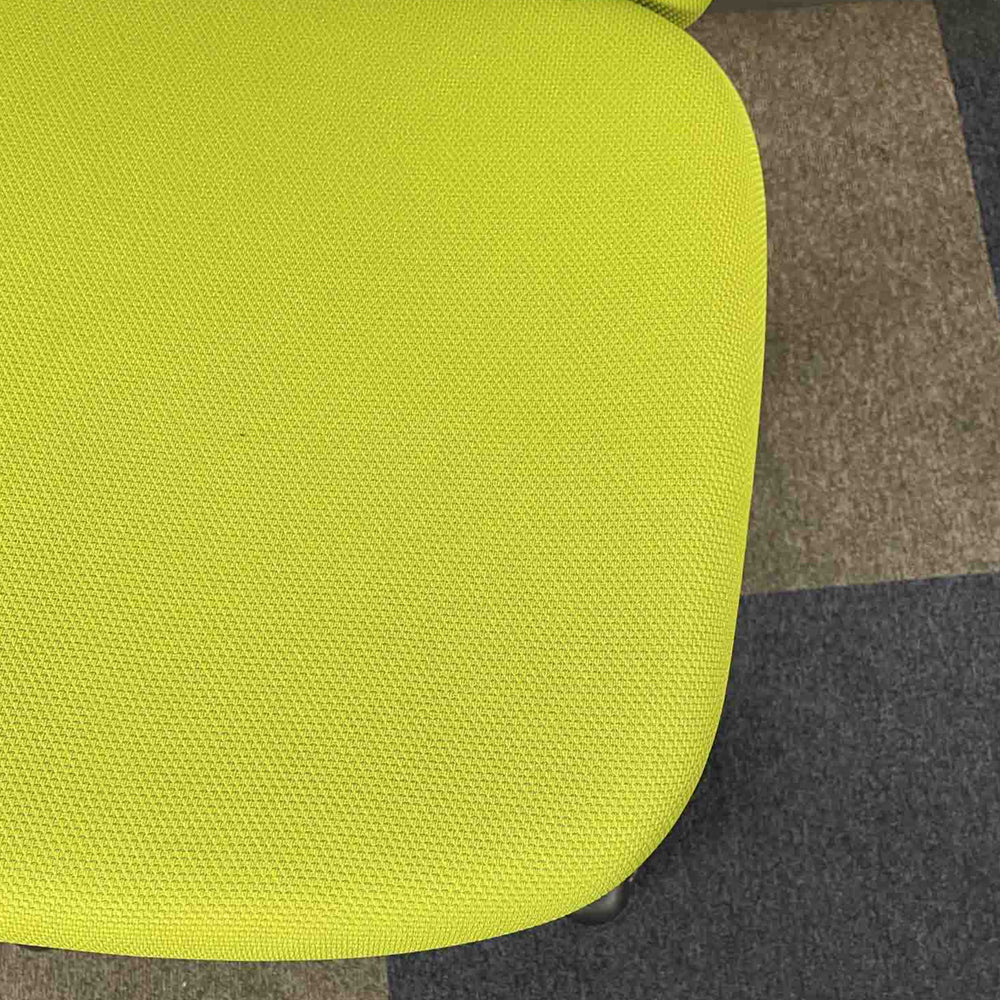 送料別【アウトレット】オフィスチェア 肘無し アイコ AICO製 OA-1205B(FG3)YGN【オフィス家具市場】6342