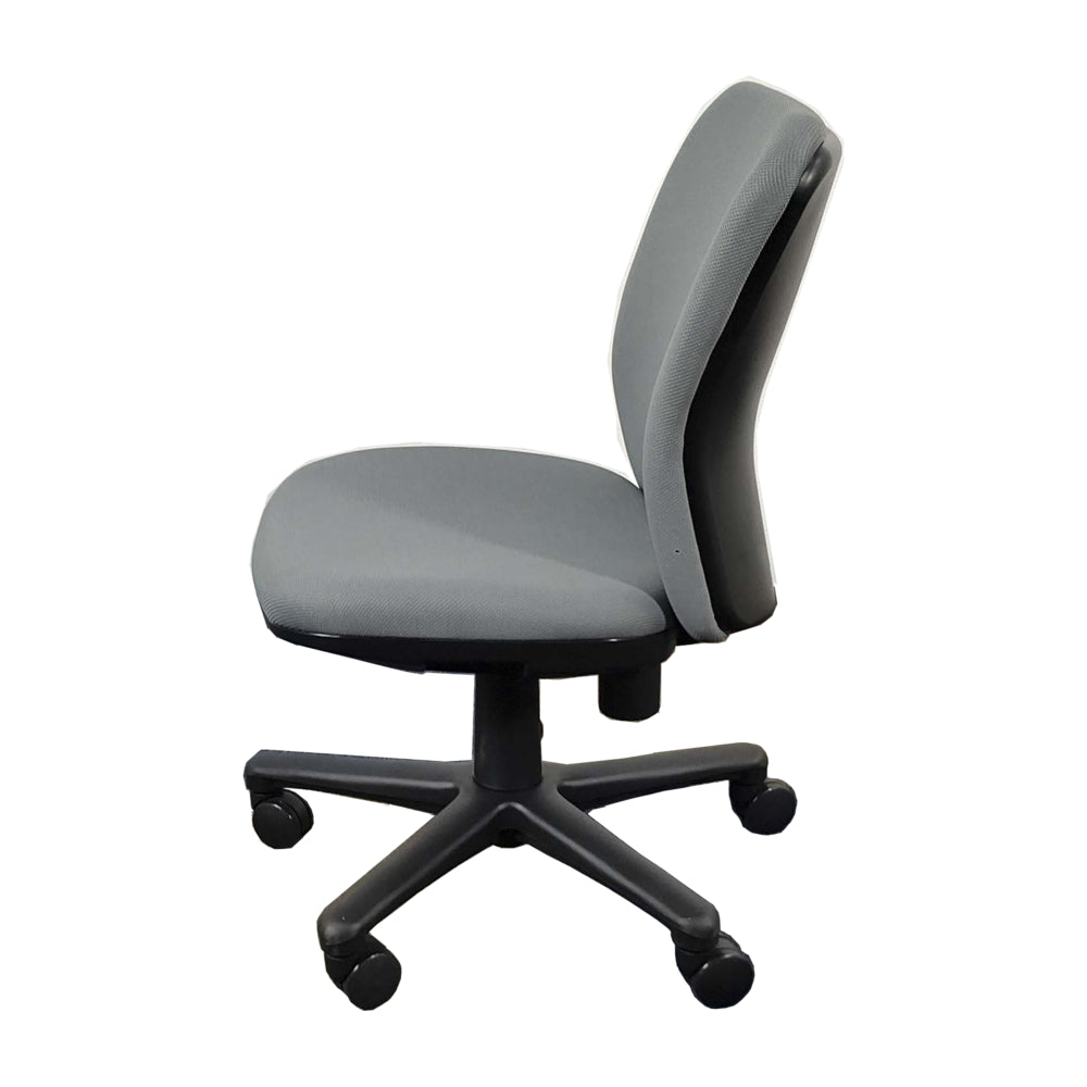キャスター付き オフィスチェア グレー