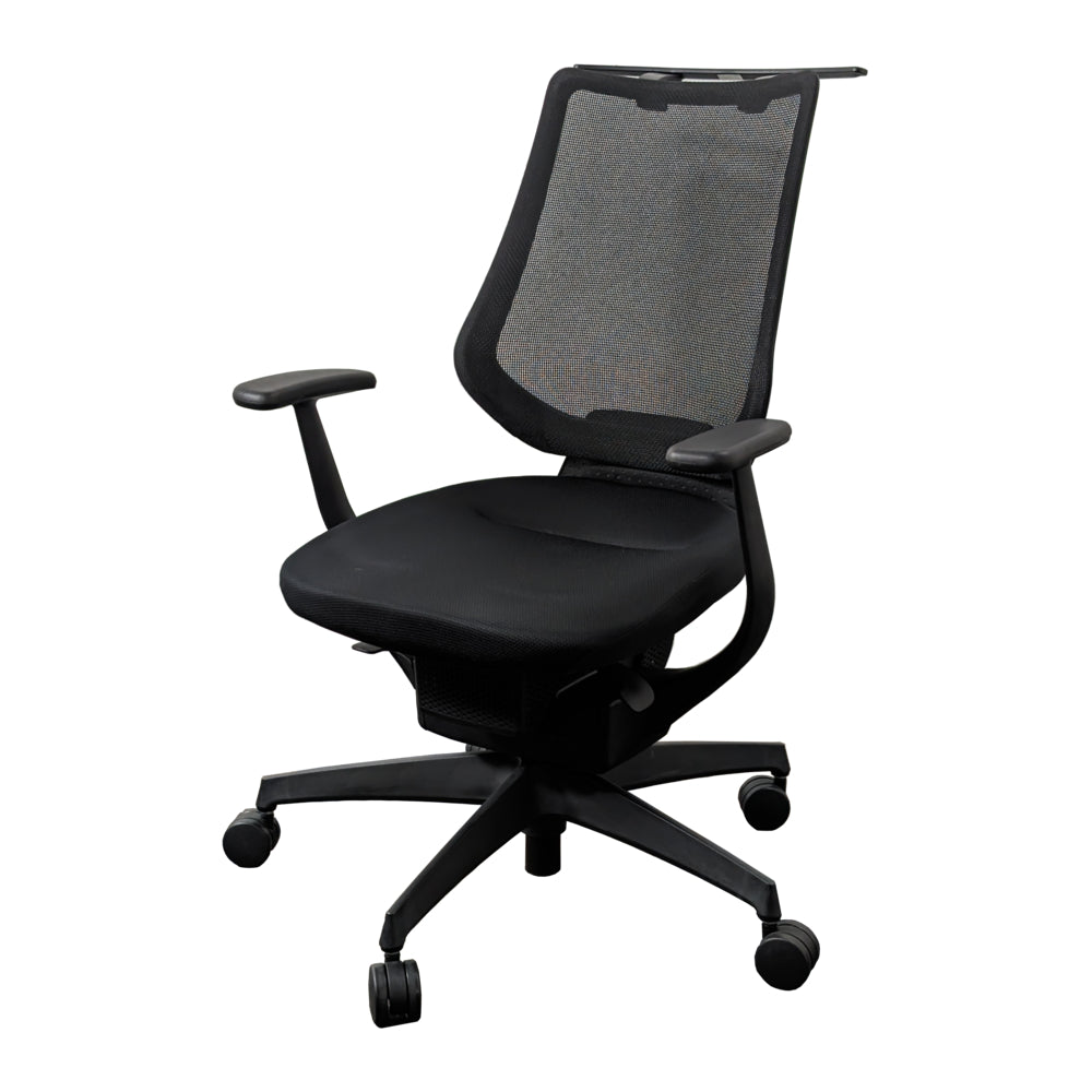 バーチカルチェア 肘付き 背メッシュ張り