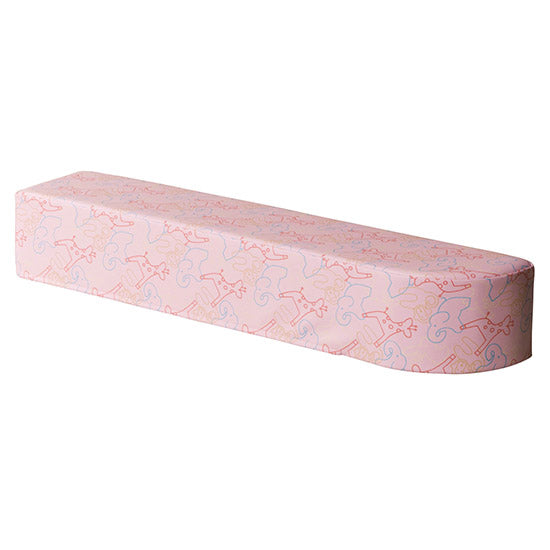 ピンクのスツール、医療機関や教育施設、商業施設のキッズルーム、プレイルームで子供向けの可愛いデザイン