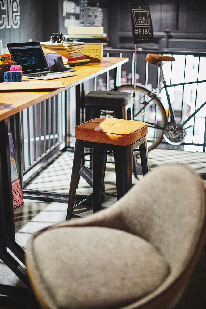 スツール スタッキング 1脚 ソフトレザー ダイニングチェア 背もたれなし 積み重ね 椅子 来客用 予備椅子【az-pc251】