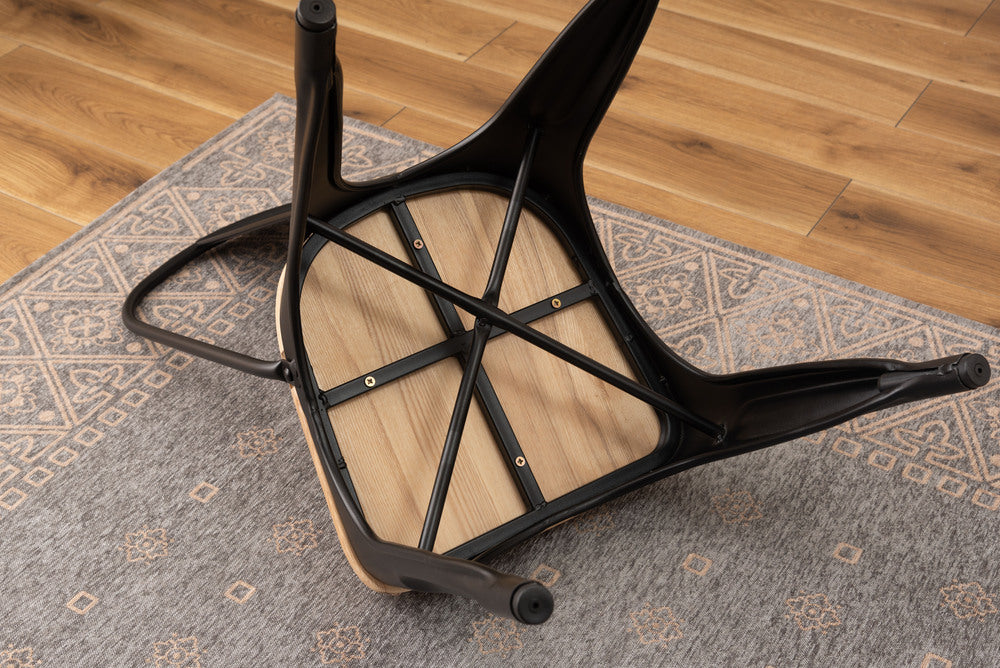 裏面 スチールフレーム 頑丈設計 安全