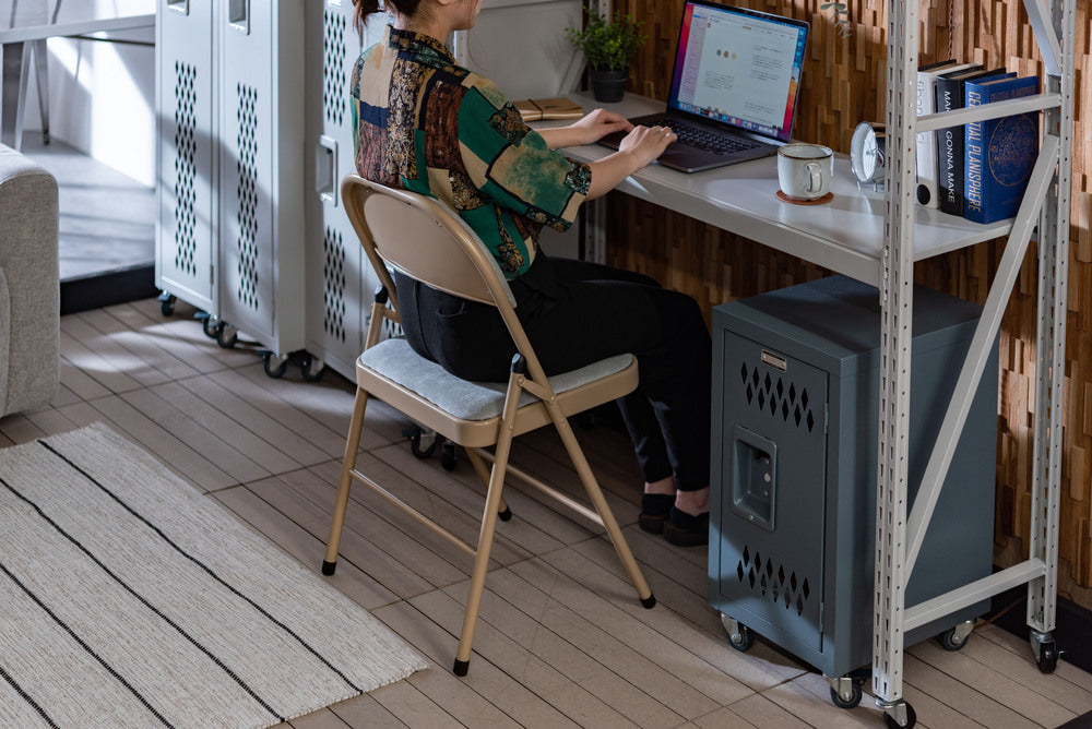 フォールディングチェア 折りたたみ式 4点セット 椅子 背もたれ付き ヴィンテージ デスクチェア ベロア調 チェア【az-pc33】