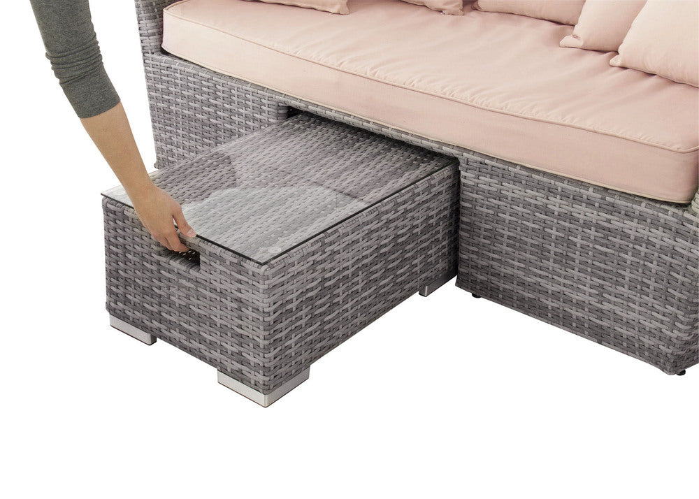 テーブル リゾート プールサイド