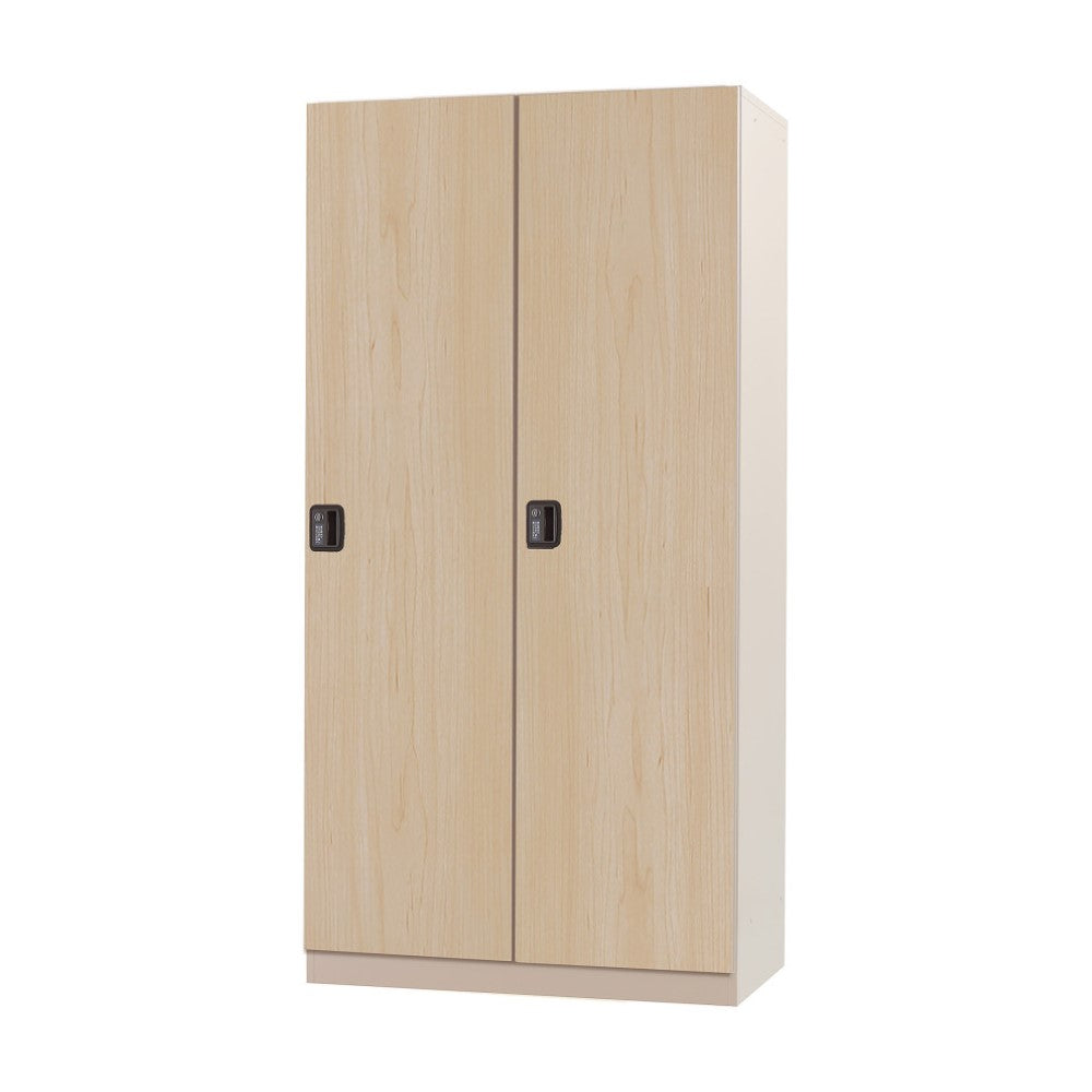 木目柄で落ち着いた空間に調和する施設用ロッカー