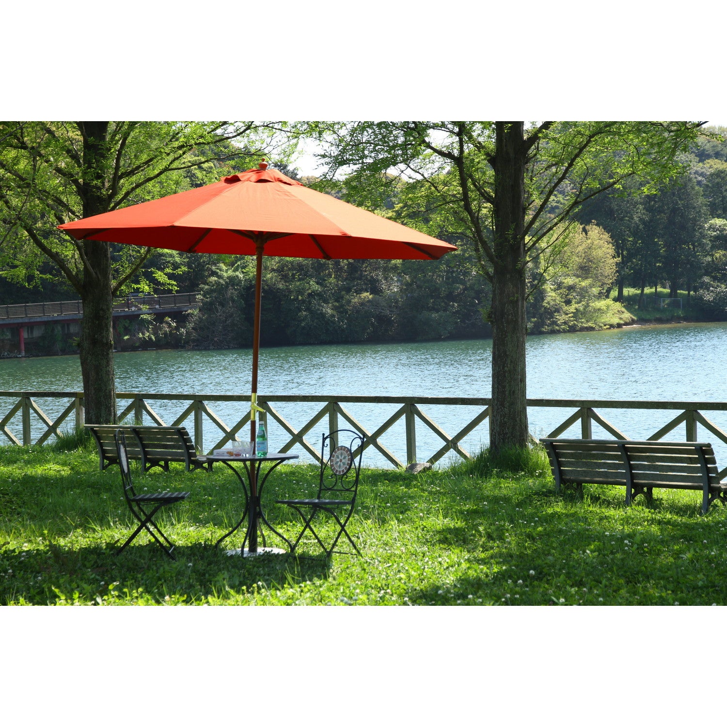 バーベキュー時の日差し対策に便利なパラソル