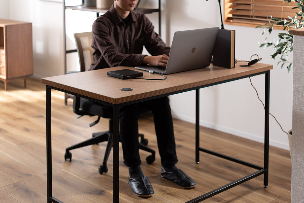 在宅勤務 4本脚 シンプルデスク テーブル