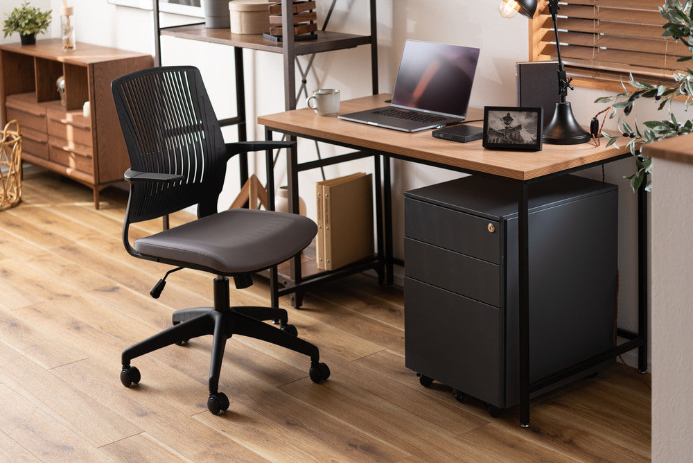 幅広デスク オフィスワーク スチール脚