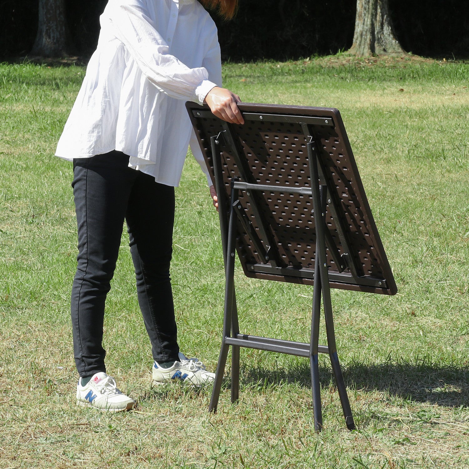 ベランダで気軽に使えるテーブル&チェア3点セット