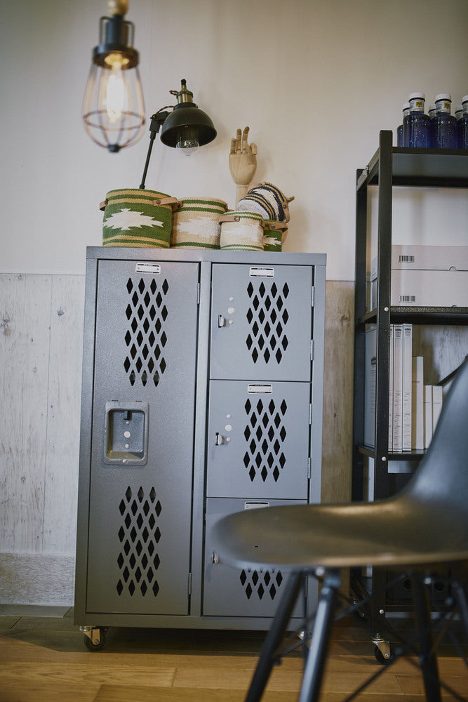 スチールロッカー キャスター付き ロックロッカー スチールチェスト 鍵なし【az-tofpn-40】