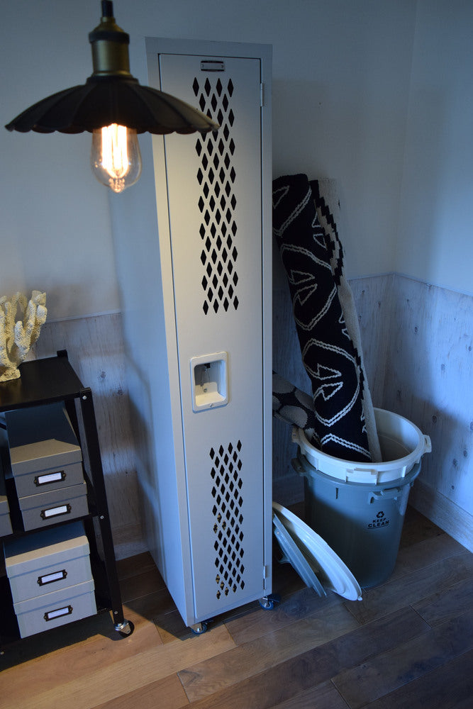 キャスター付 ダイヤ柄 スチール製ロッカー