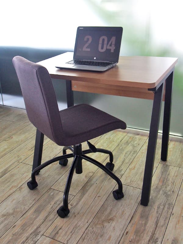 在宅ワークやテレワークに快適な作業スペースを実現するデスク