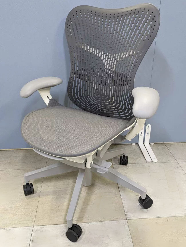 送料別【中古】Herman Miller ハーマンミラー ミラ2 トライフレックスバック オフィスチェア  高級 ハイスペック【オフィス家具市場】