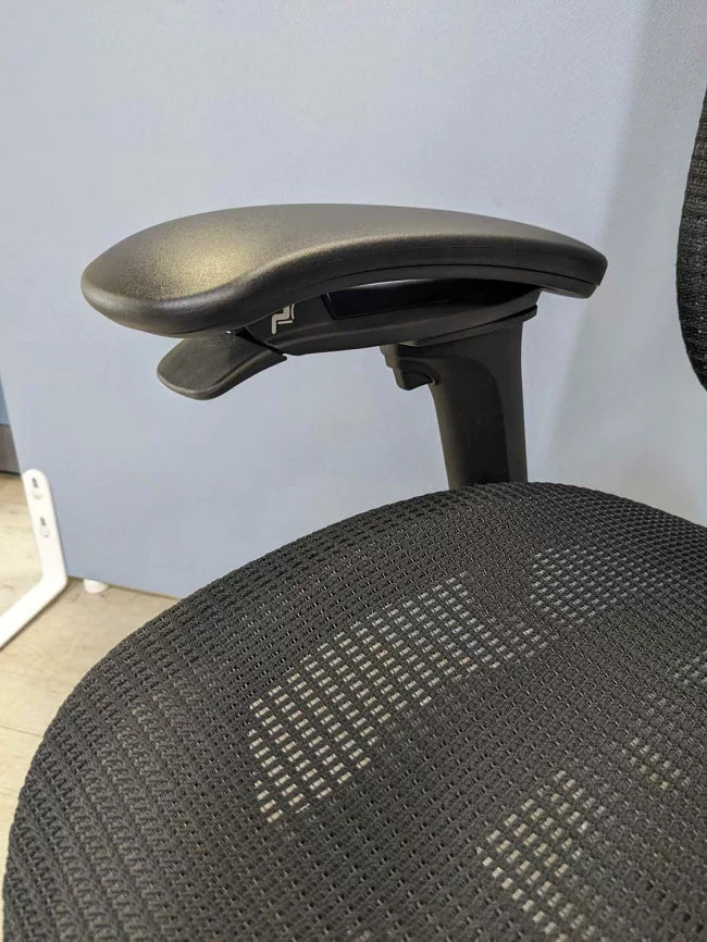 【中古】Contessa seconda コンテッサセコンダ ハイバック オカムラ製 CC81GS FPG1 高級 ハイスペック オフィスチェア【オフィス家具市場】