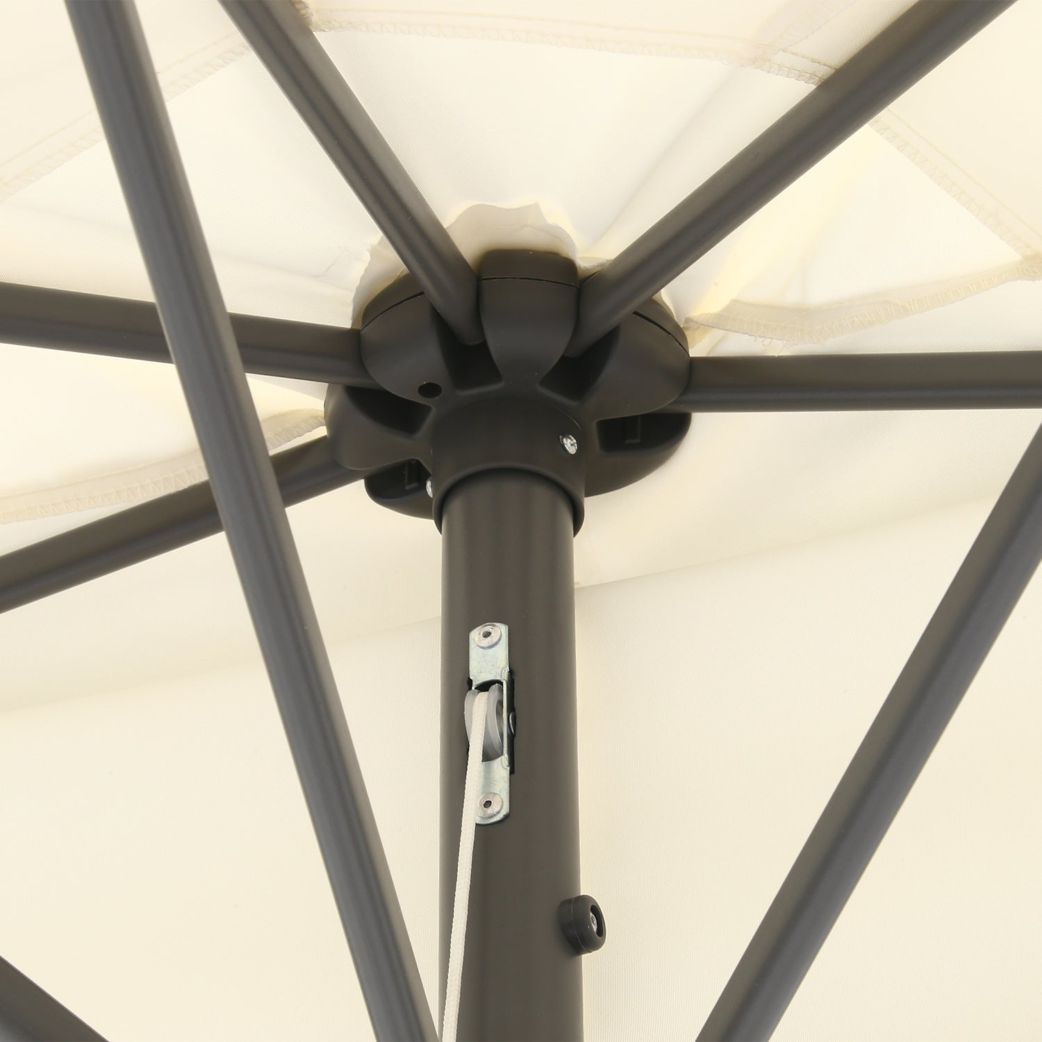 シンプルで使いやすい構造のアルミ支柱