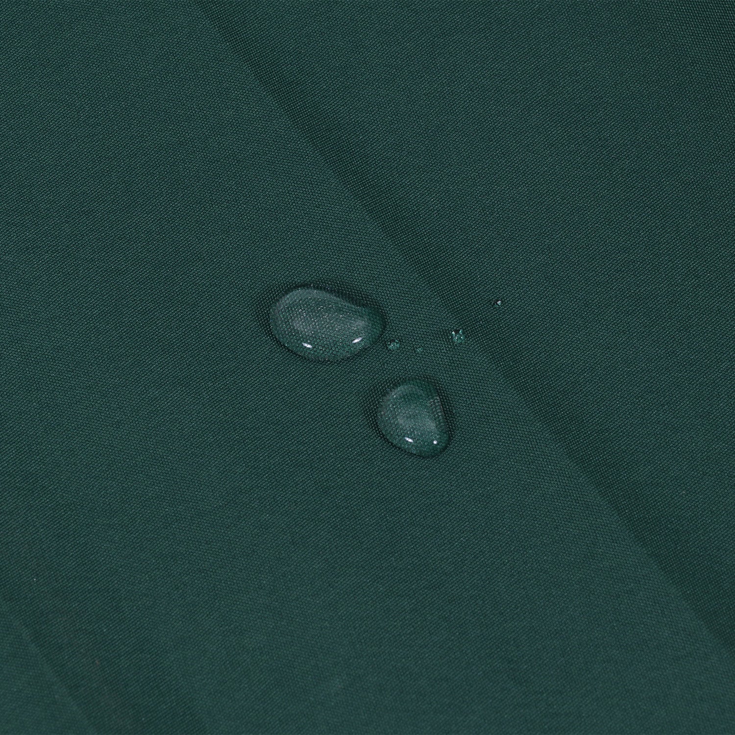 屋外でのくつろぎ空間づくりにぴったりなアルミパラソル