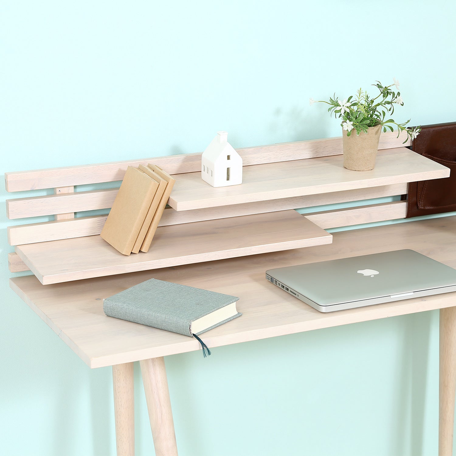 使いやすさを向上する高さ調整可能な棚板