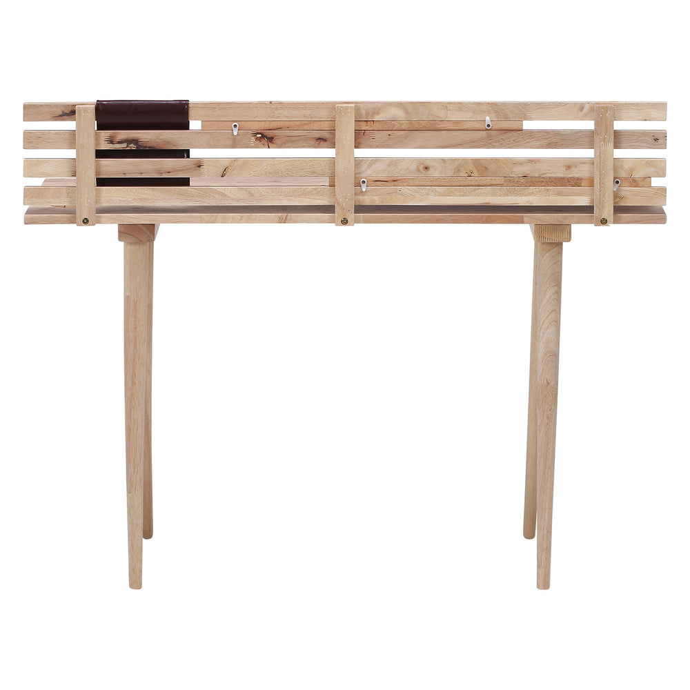 収納と作業を両立した実用的なデスクセット