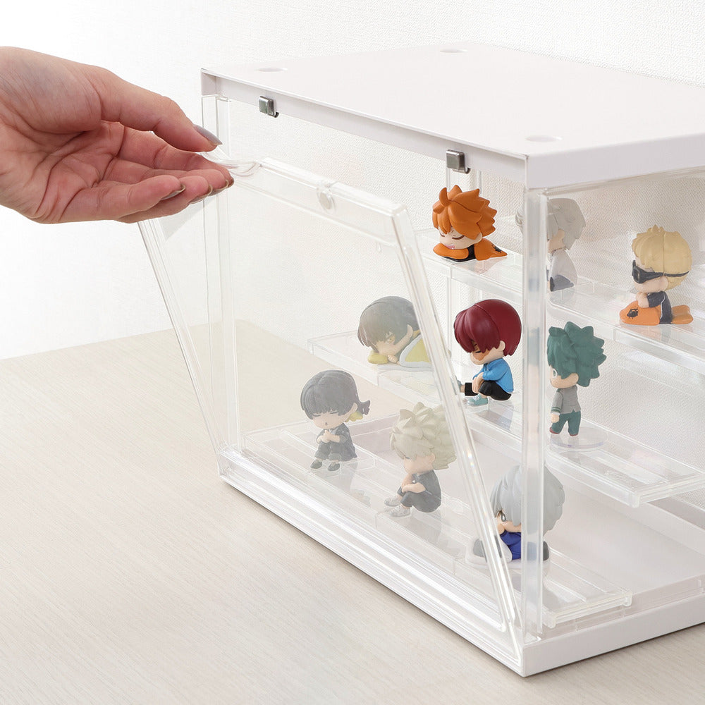 ガチャ収納　グッズ収納ラック　マグネット扉