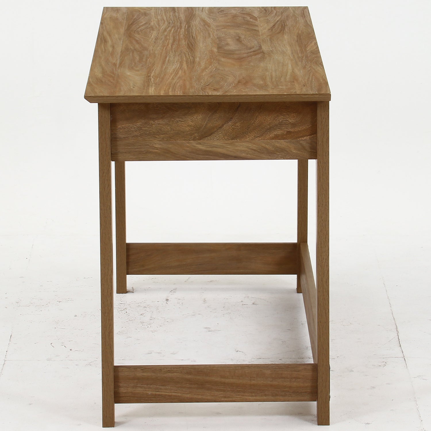 勉強と仕事を両立できるシンプルな木目調デスク