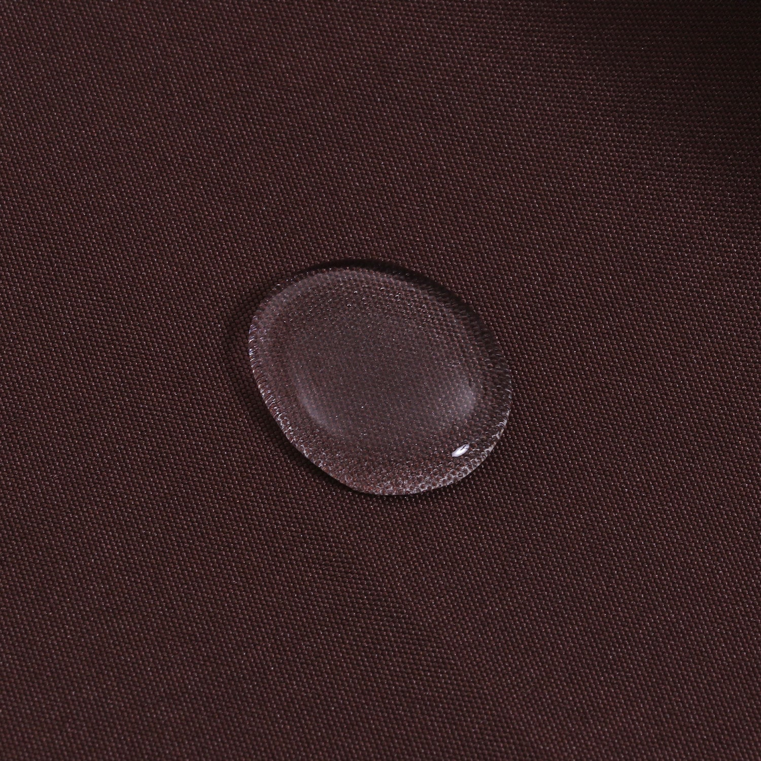 シーズンを通して活躍する便利なパラソル