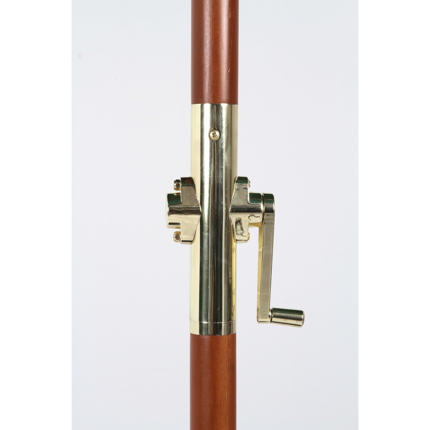 クランクハンドルで簡単に操作できる仕様