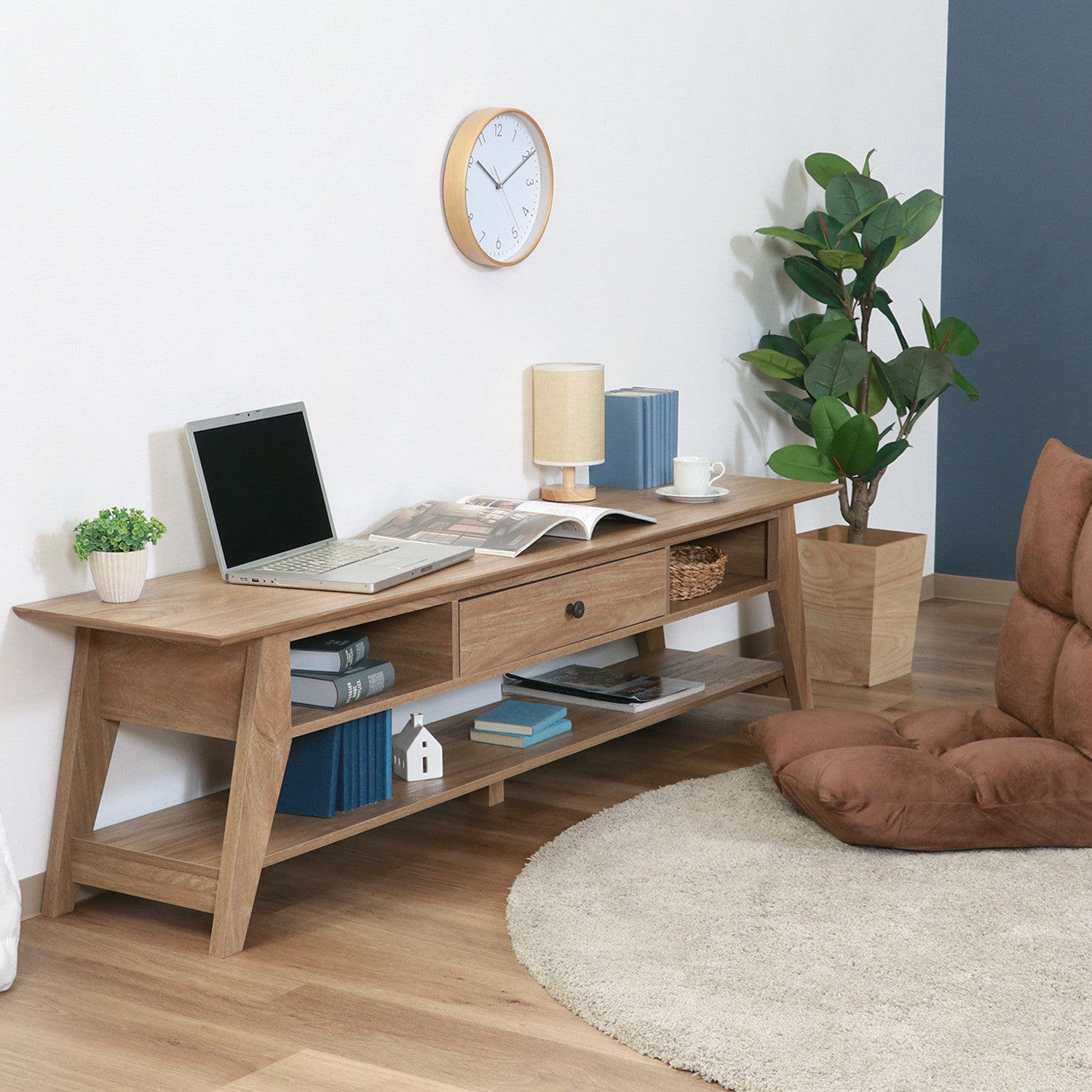 シンプルで整理しやすい引き出し付きローデスク