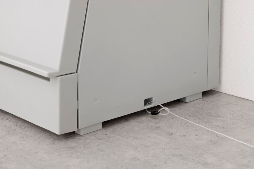 側面下ワイヤー穴