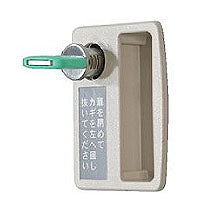 窓なし扉で収納物を隠せるロッカー